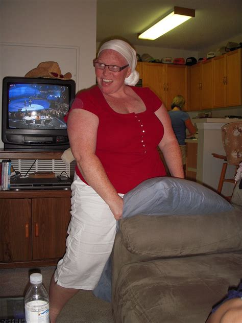 thick pinay milf humping pillow .